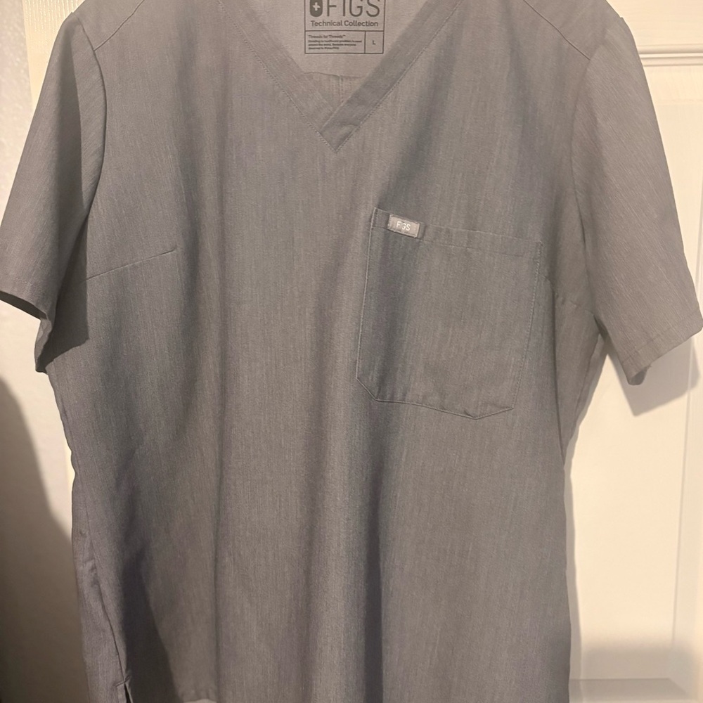 Figs Men's Short Sleeve Gray V-Neck Tee